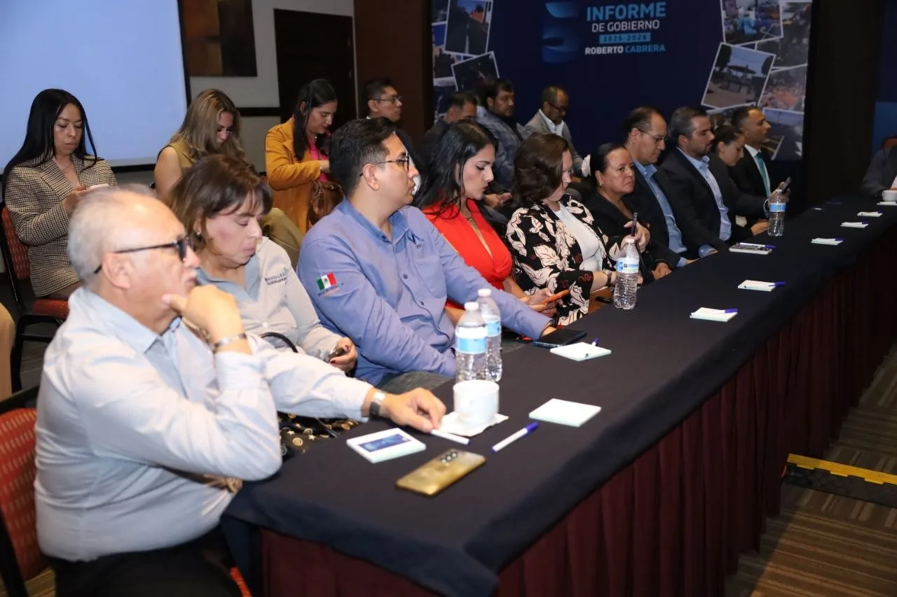 Roberto Cabrera se reúne con CANACINTRA y Asociación de Industriales en su Quinto Informe de Gobierno.