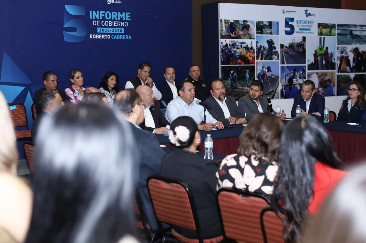 Roberto Cabrera se reúne con CANACINTRA y Asociación de Industriales en su Quinto Informe de Gobierno.