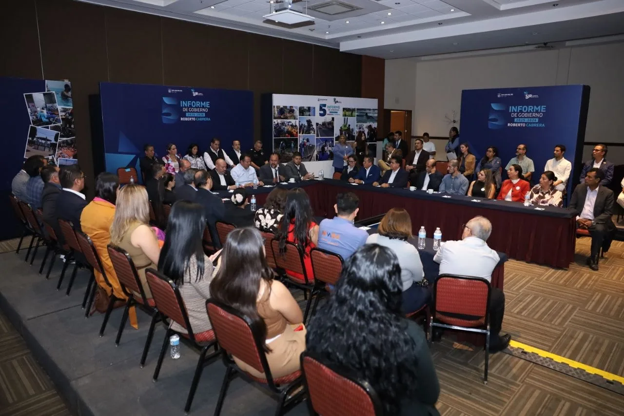 Roberto Cabrera se reúne con CANACINTRA y Asociación de Industriales en su Quinto Informe de Gobierno.