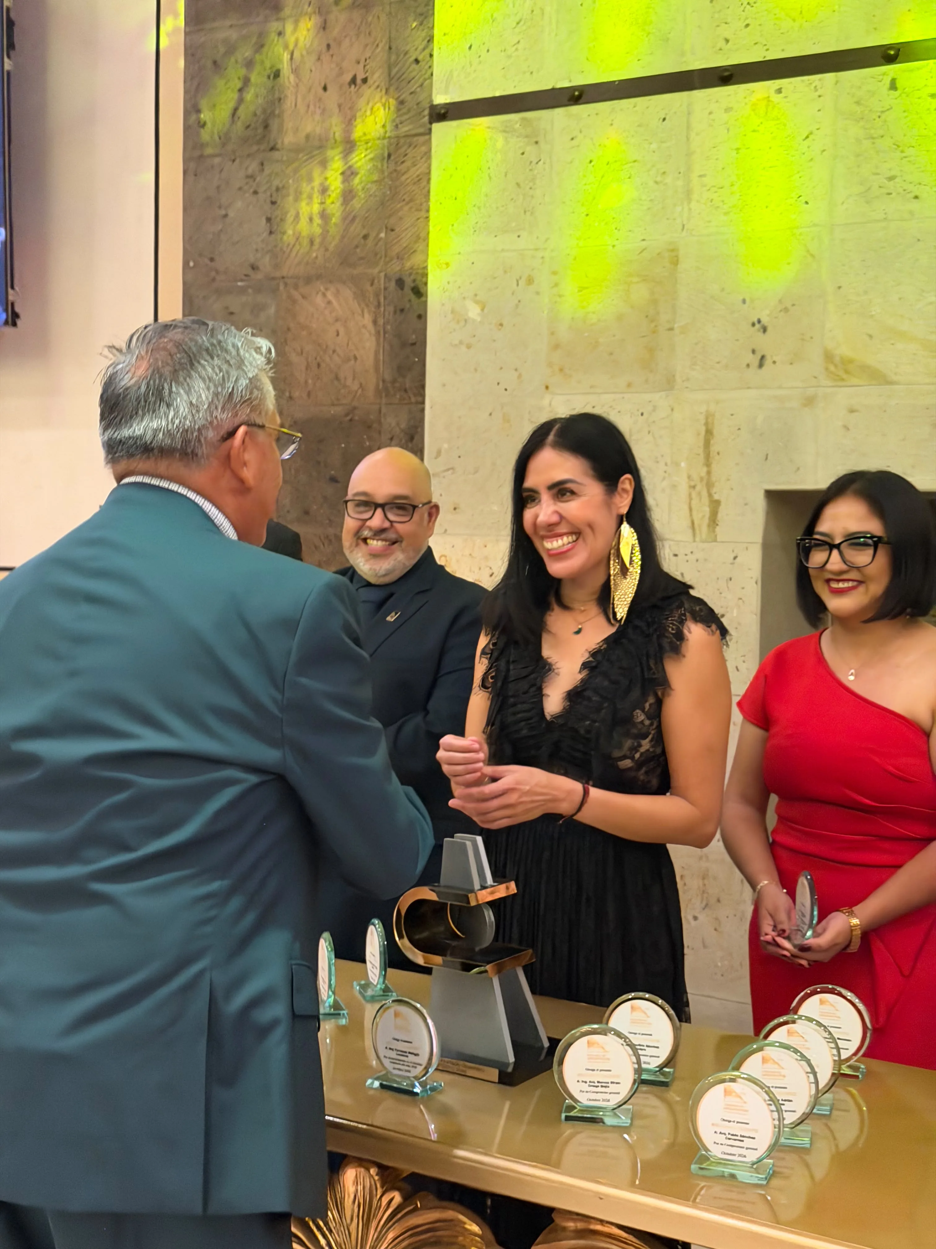 Reconoce Liliana San Martín trayectoria y talento de arquitectos de San Juan del Río