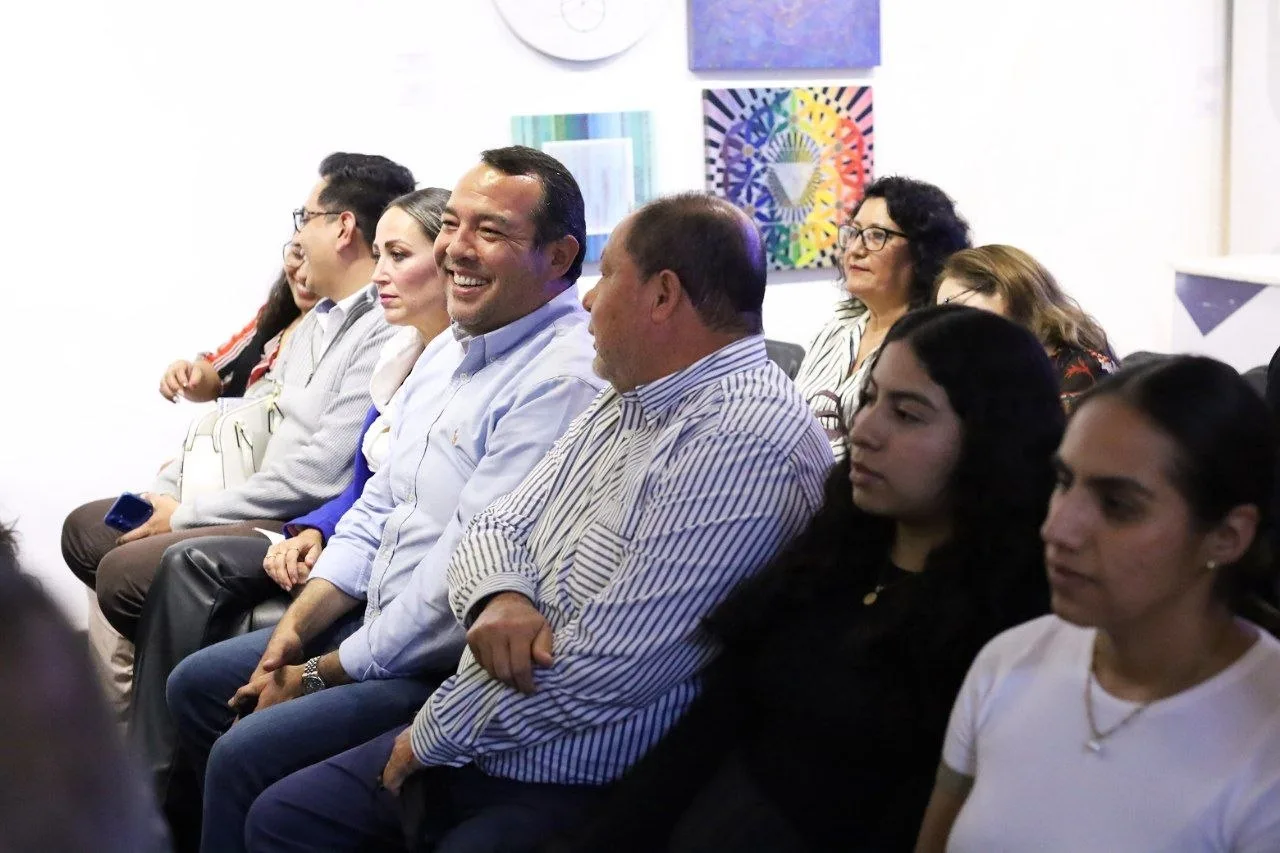 Sostiene Roberto Cabrera encuentro con integrantes de Comités de Contraloría Social.