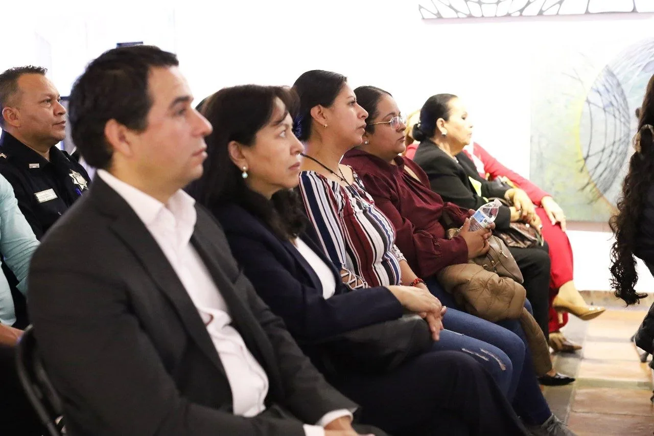 Sostiene Roberto Cabrera encuentro con integrantes de Comités de Contraloría Social.