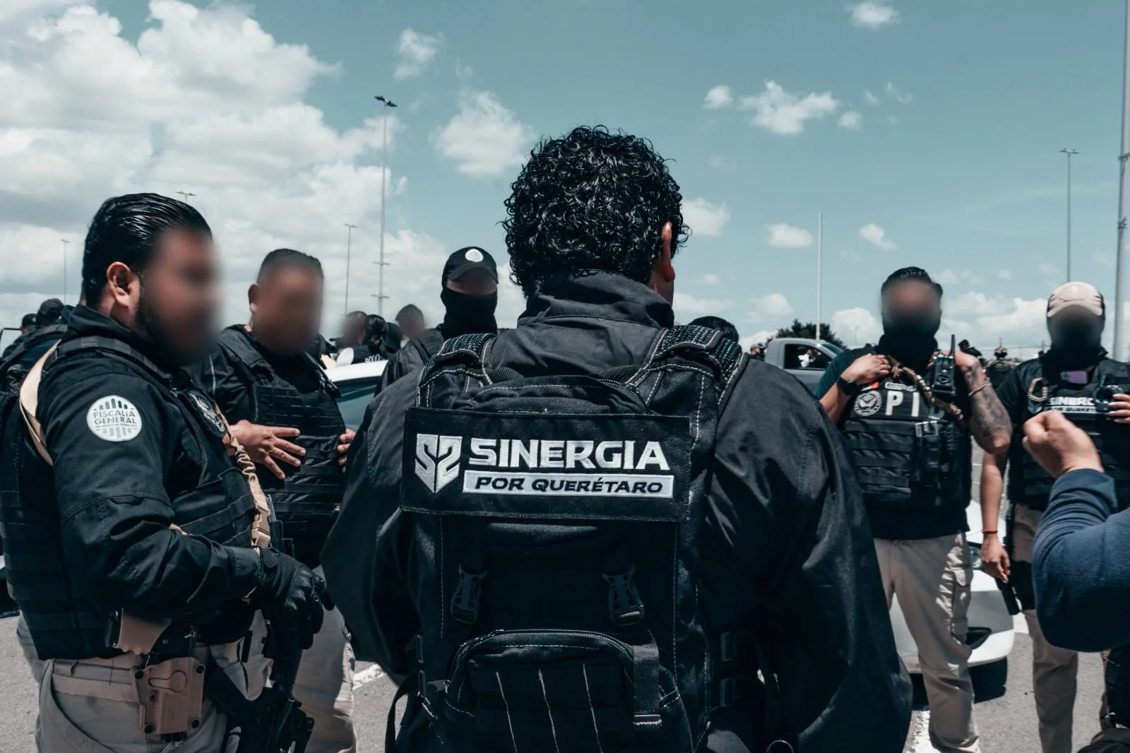 Nuevos cateos en cuatro municipios; hay 10 detenidos, armas, narcótico y vehículos recuperados.