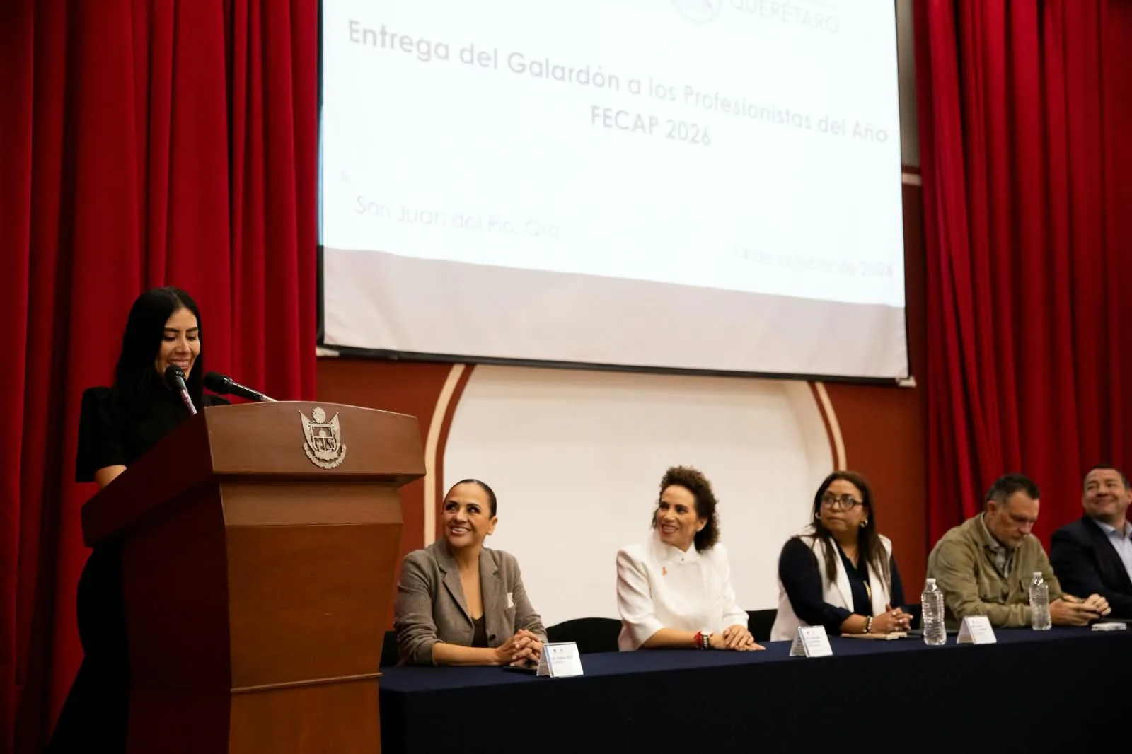 Reconoció Gobernador a las y los profesionistas sanjuanenses por su aportación en la vida política de sus region.