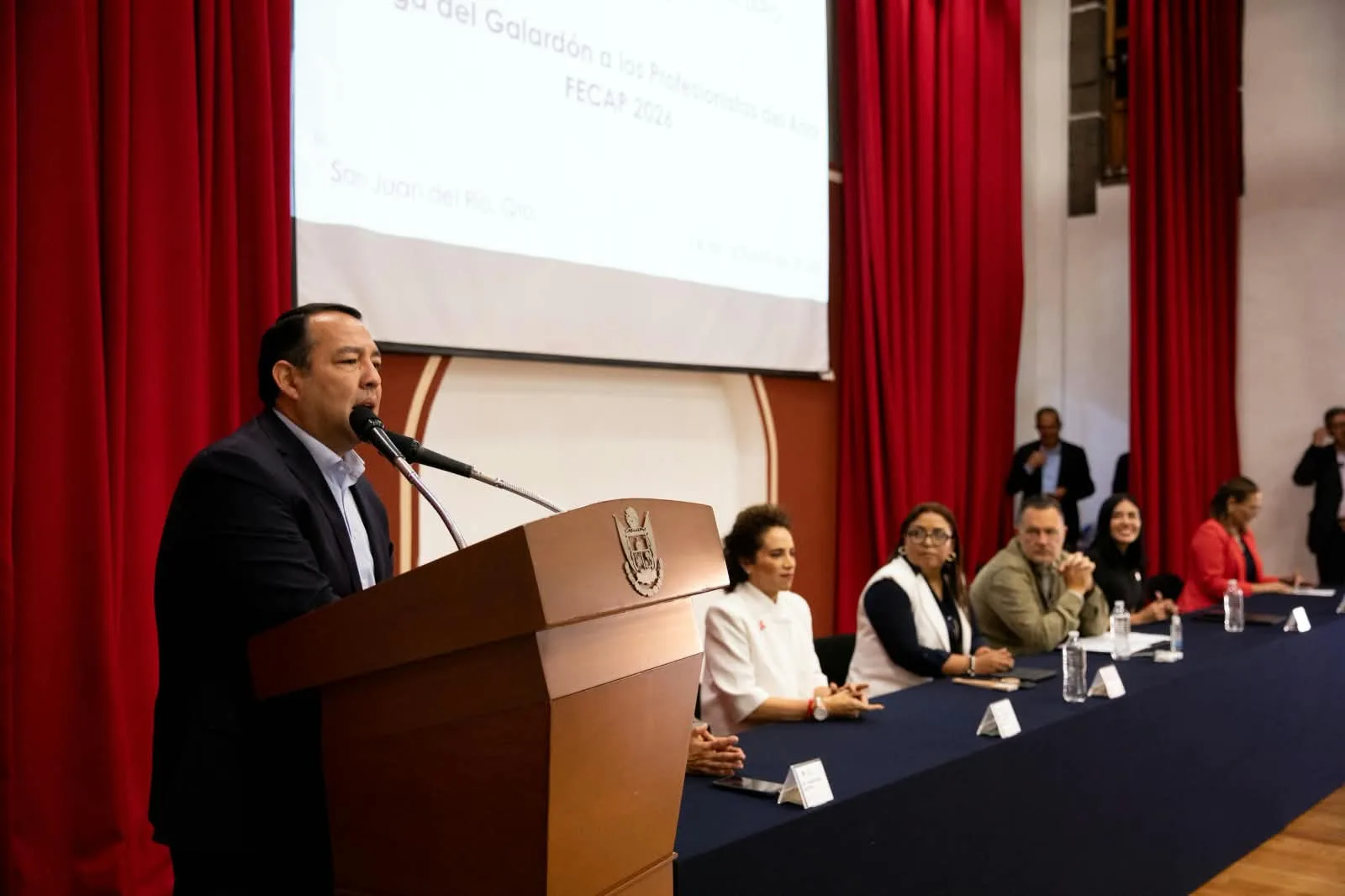 Reconoció Gobernador a las y los profesionistas sanjuanenses por su aportación en la vida política de sus region.