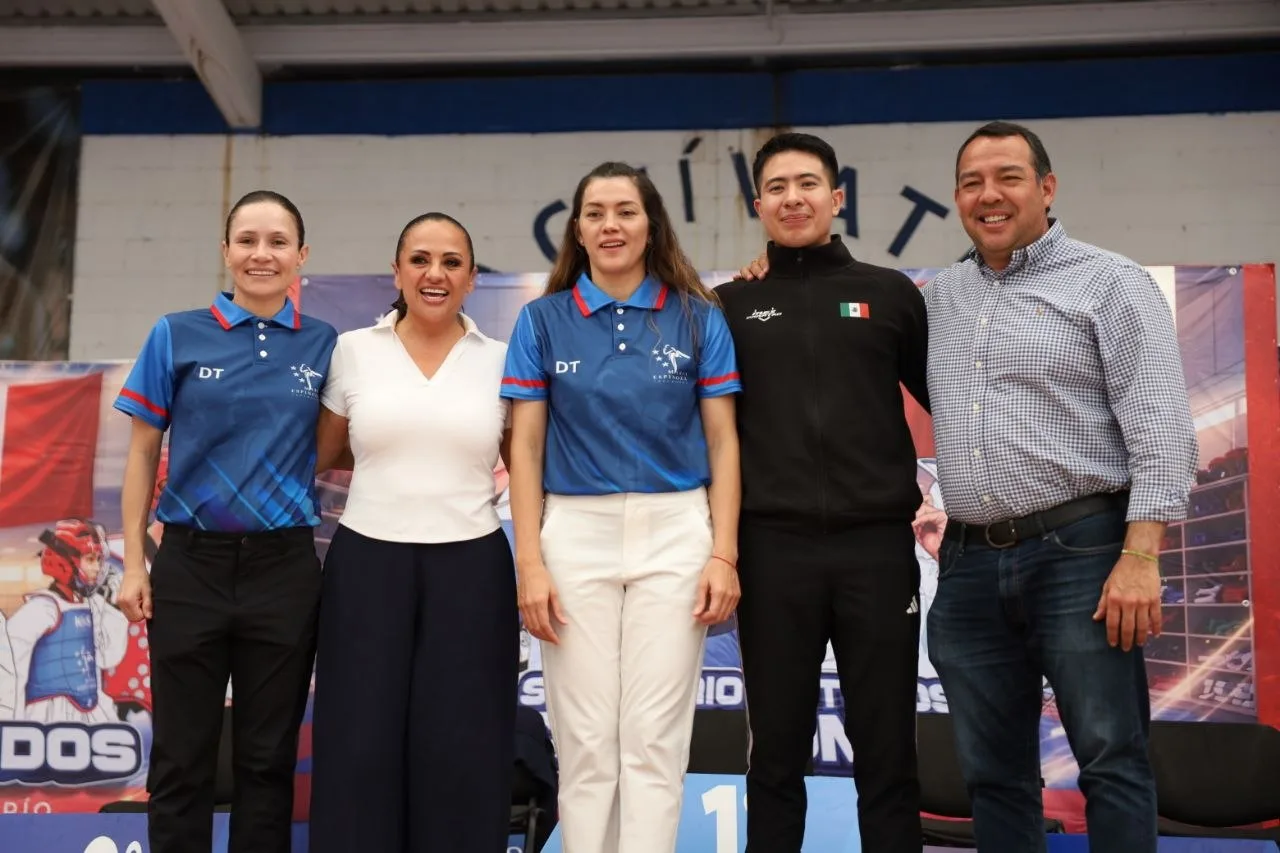 Inaugura Roberto Cabrera el Torneo Futuros Campeones en la Unidad Deportiva Maquío.