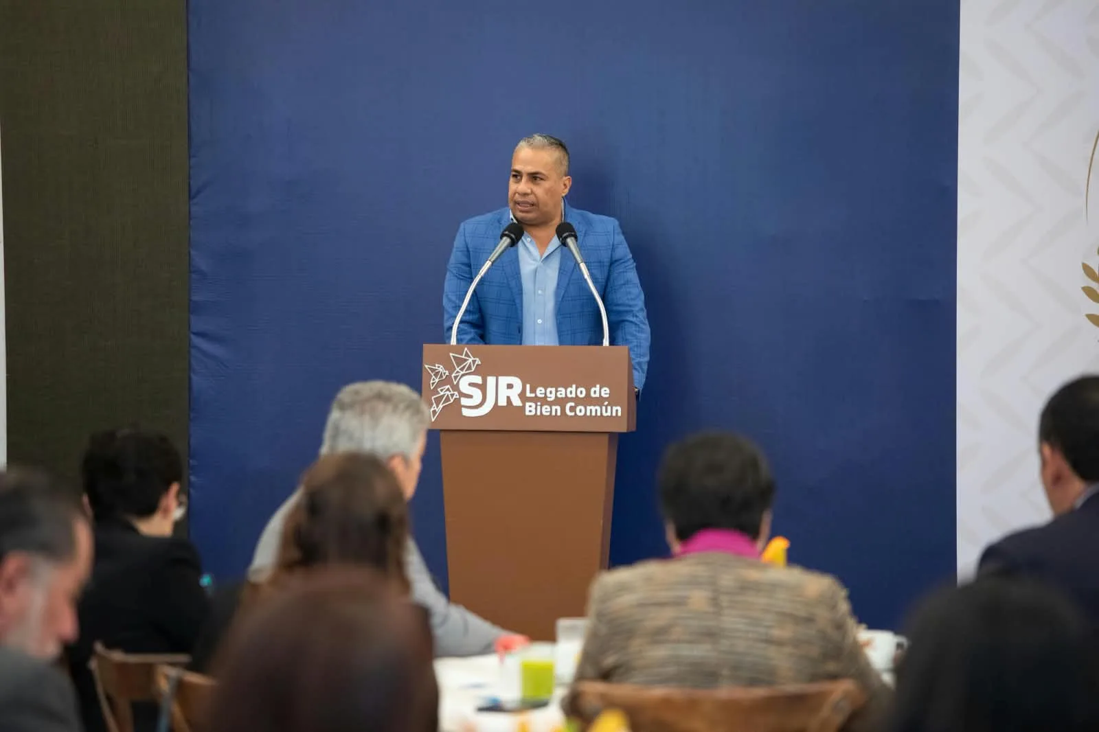 Galardonan a 17 médicas y médicos con el “Distintivo al Mérito en Medicina 2026” en SJR.