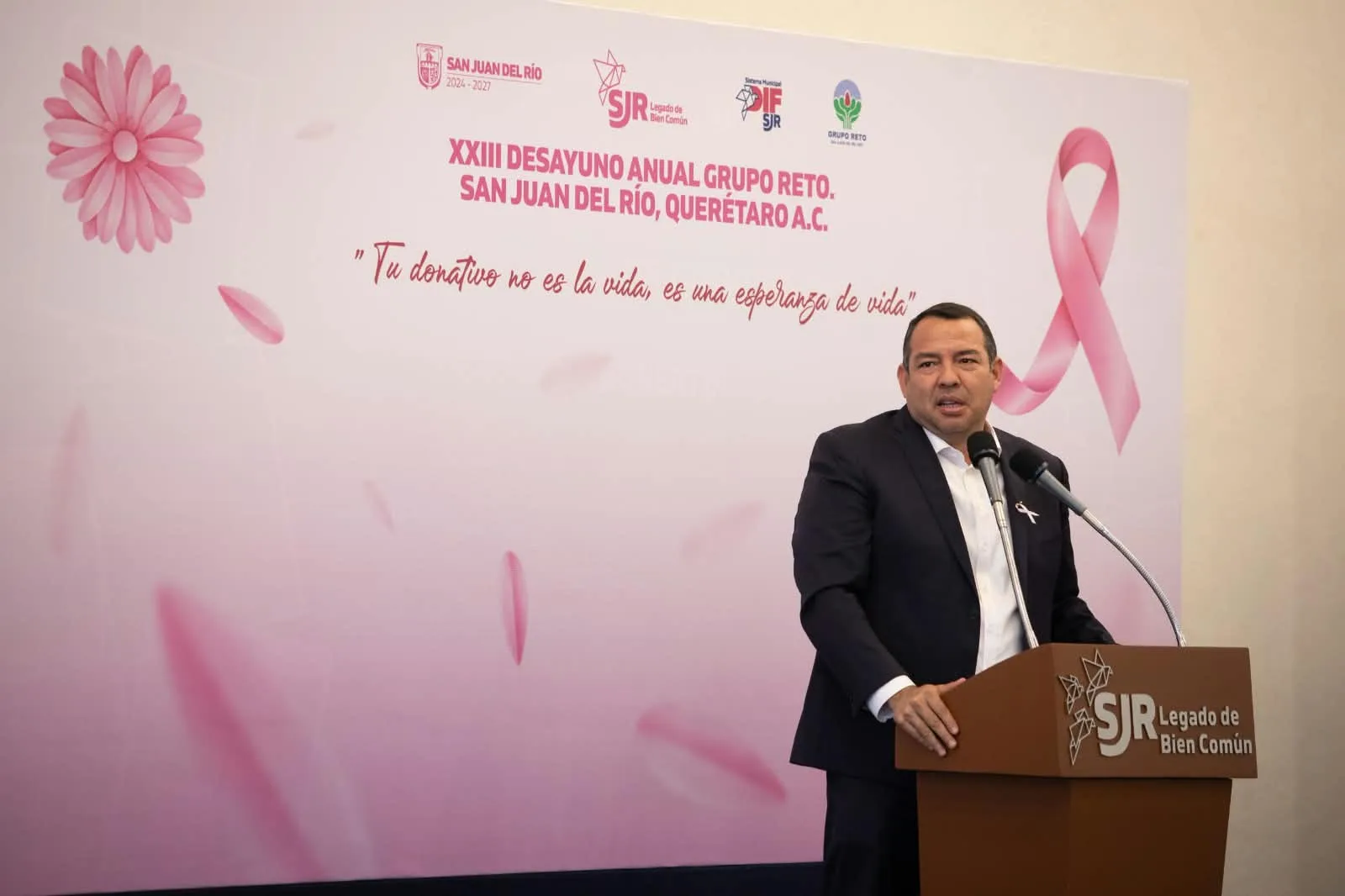 La detección oportuna del cáncer de mama es vital para superar la enfermedad: Roberto Cabrera.