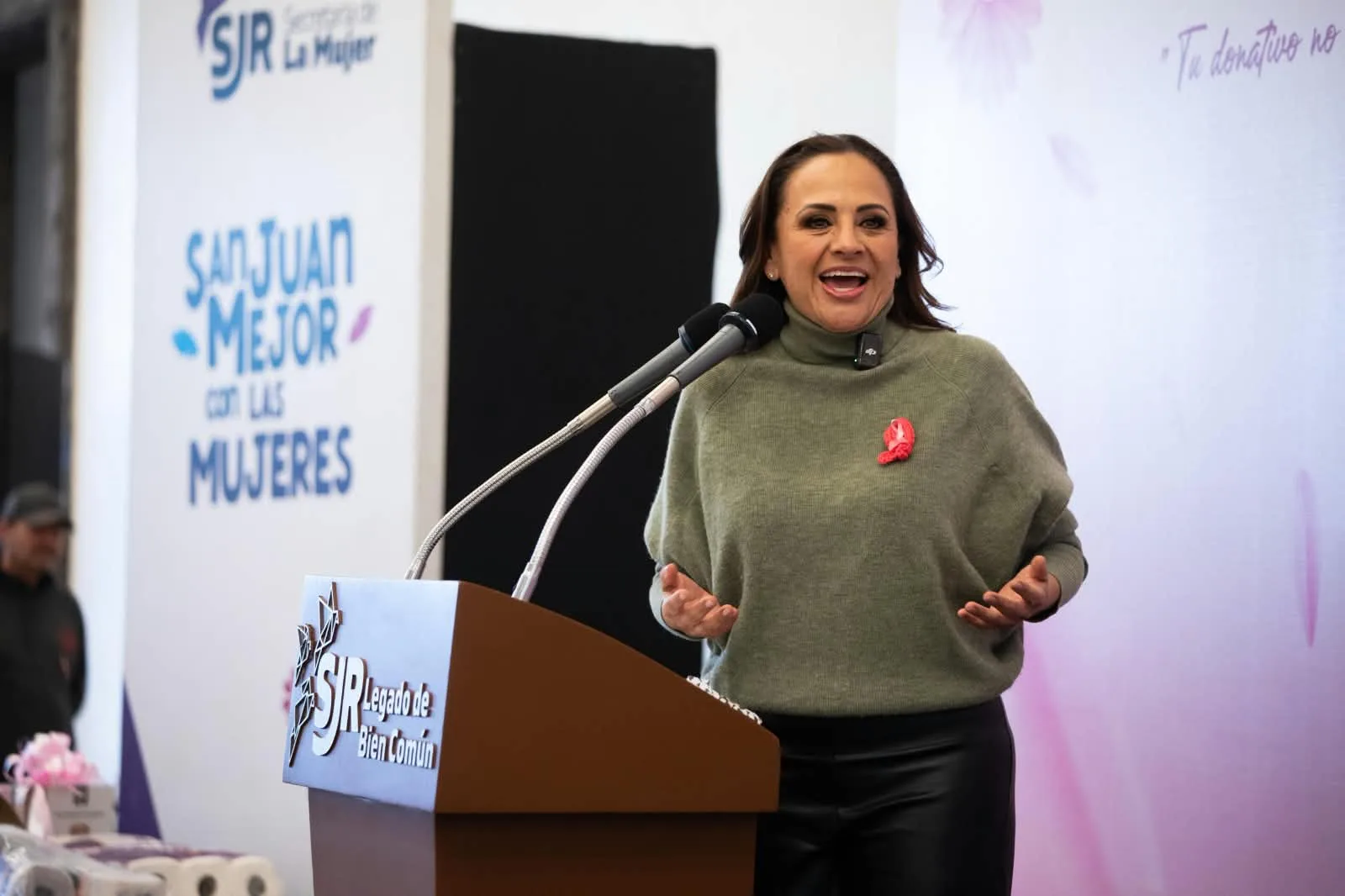 La detección oportuna del cáncer de mama es vital para superar la enfermedad: Roberto Cabrera.