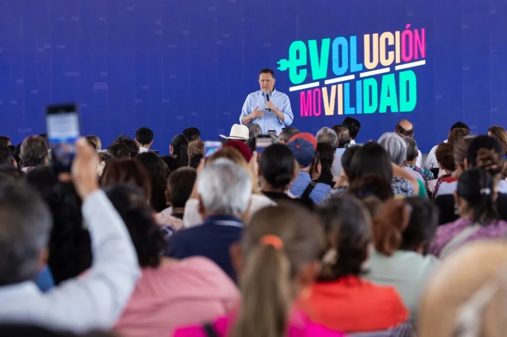 Evoluciona movilidad en Querétaro con nuevas unidades de Qrobus y bicicletas públicas