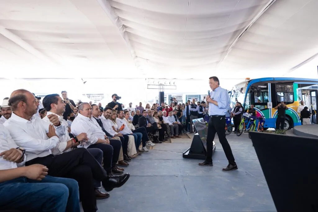 Evoluciona movilidad en Querétaro con nuevas unidades de Qrobus y bicicletas públicas