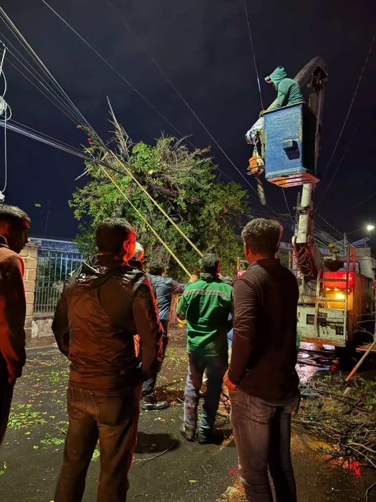 Gobierno Municipal de San Juan del Río atiende reportes derivados de la lluvia de este martes