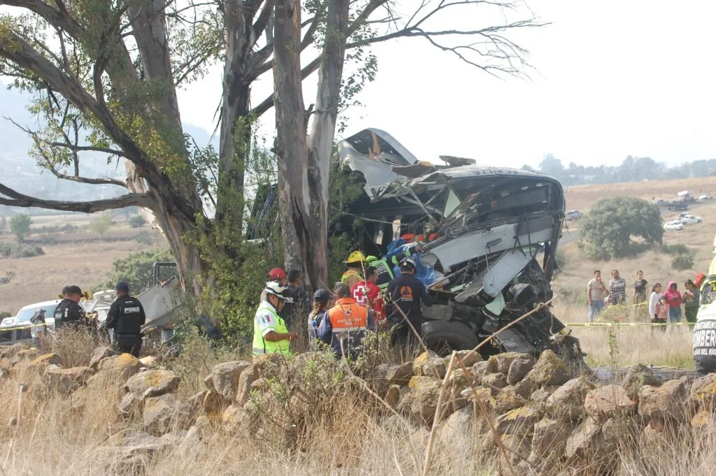 Consternación en Querétaro ante el brutal accidente; ocurrido hoy en Amealco.