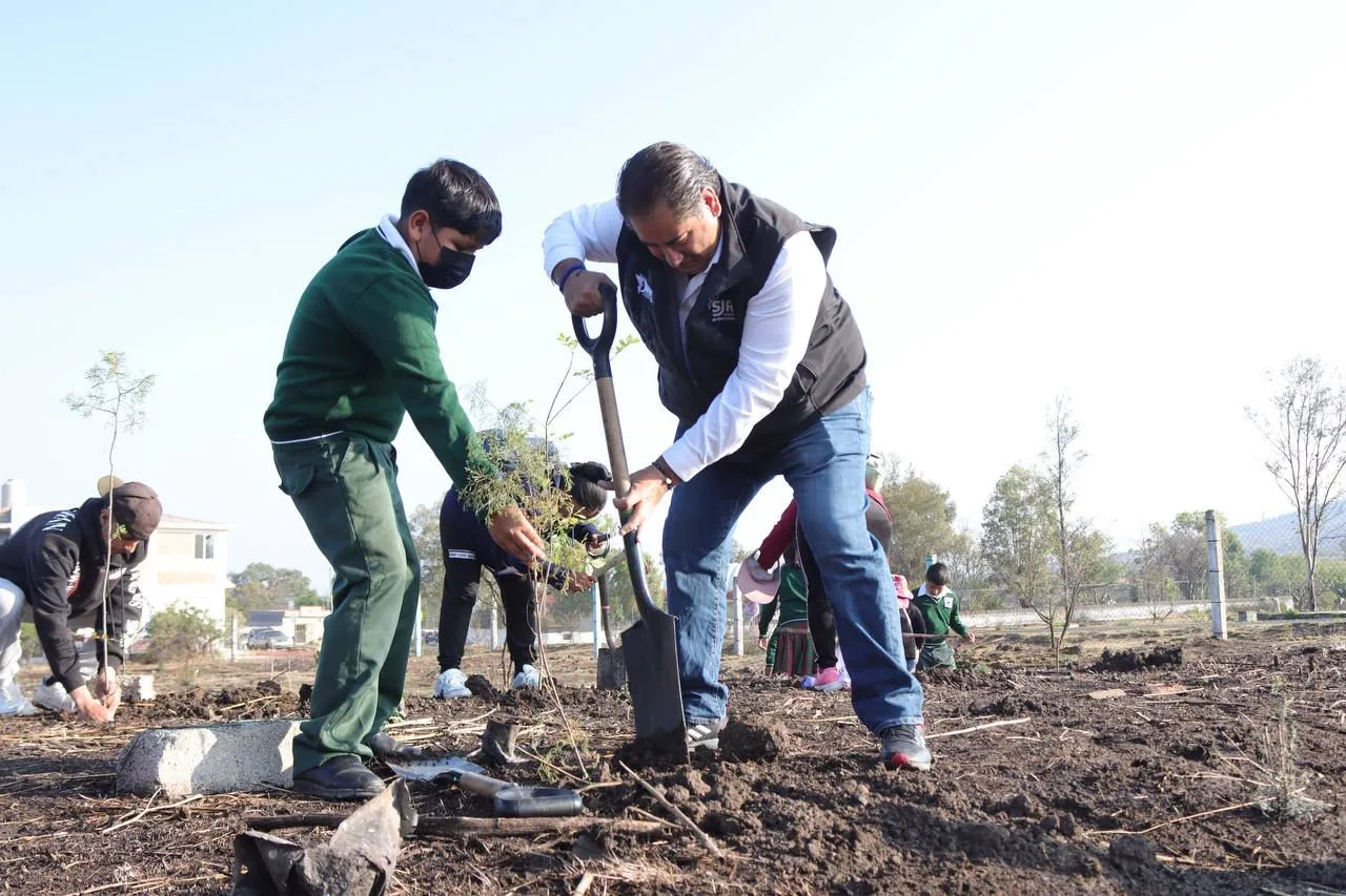 Roberto Cabrera regresa a Estancia de Bordos para dar seguimiento a compromisos con ciudadanas y ciudadanos