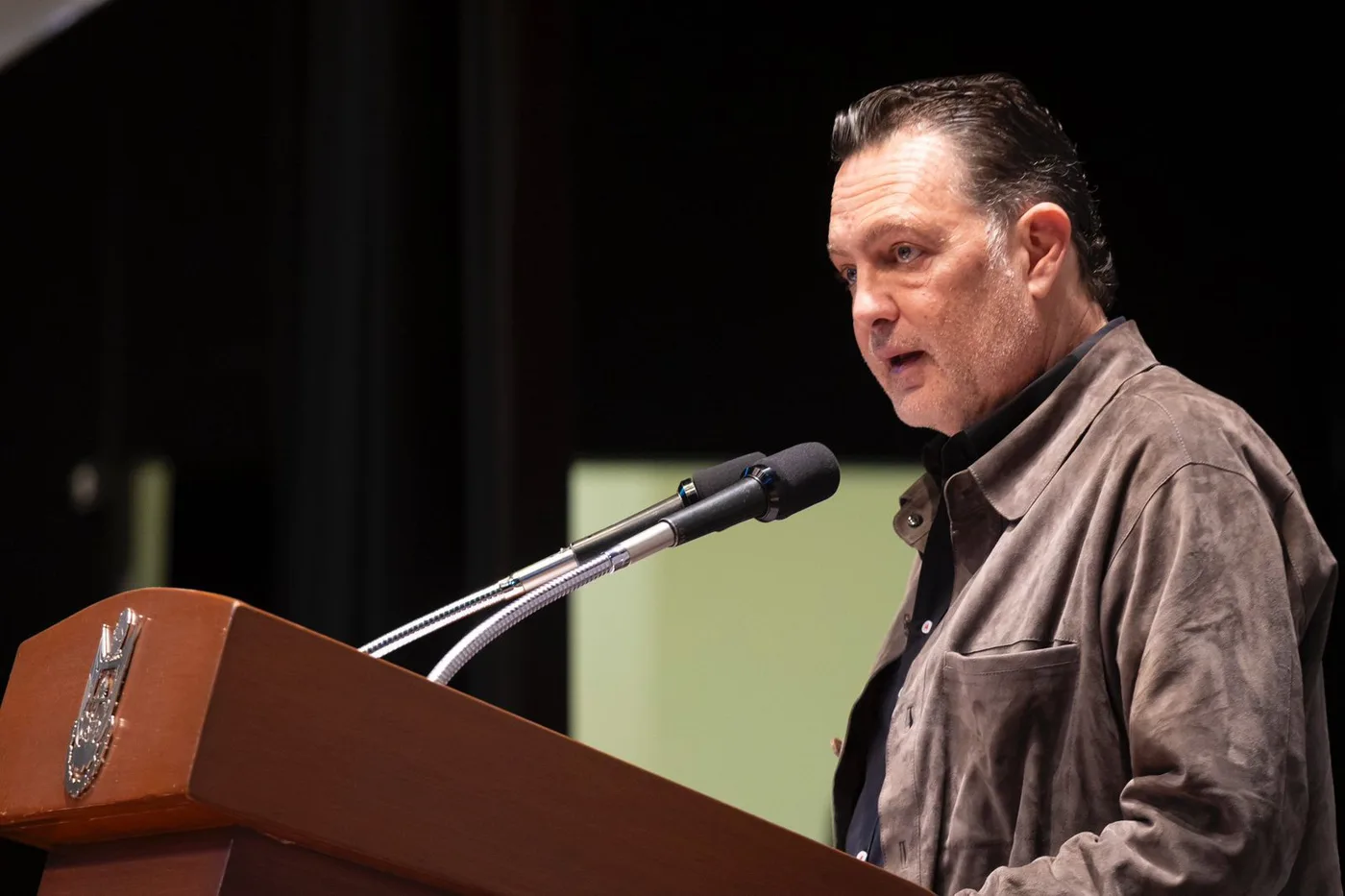 La dignidad humana no se discute, se garantiza; afirmó el gobernador, Mauricio Kuri González.