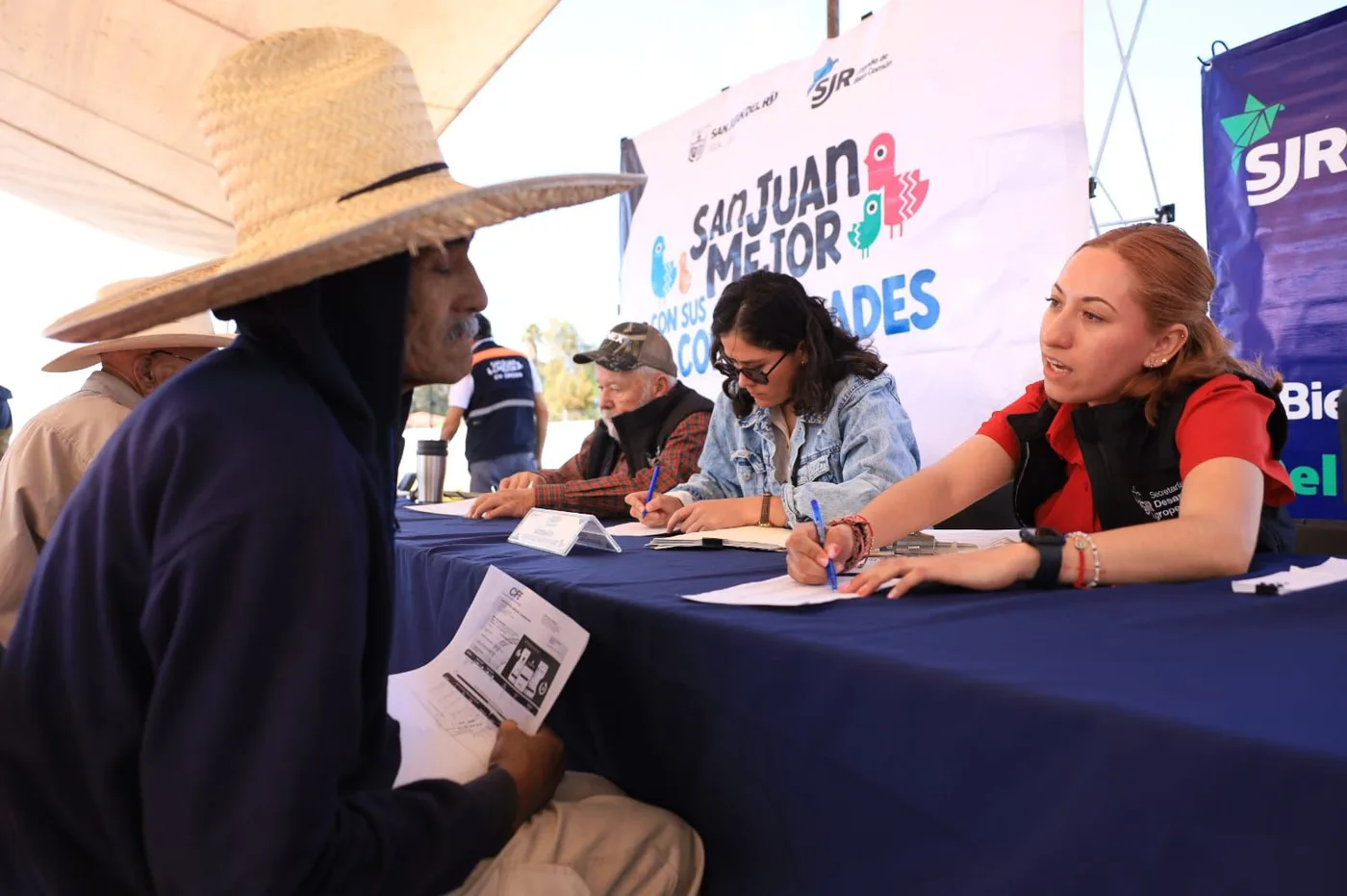Con diálogo y una jornada de labores del Programa “Miércoles en El Granjeno”, Gobierno Municipal beneficia a sanjuanenses