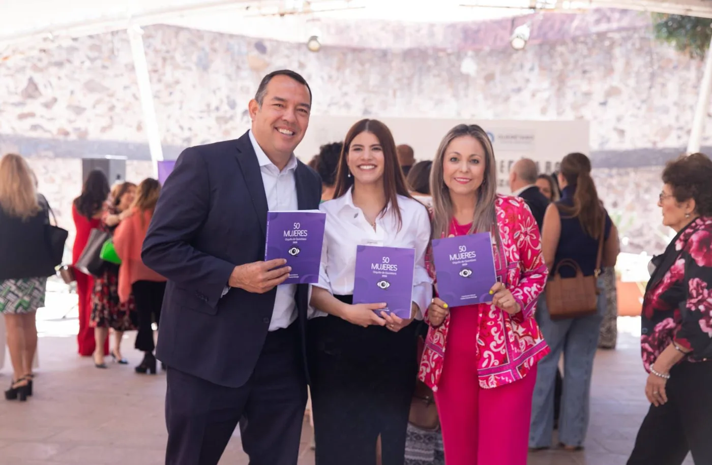 Asiste Gina Sánchez a la presentación del libro “50 Mujeres, Orgullo de Querétaro 2026”