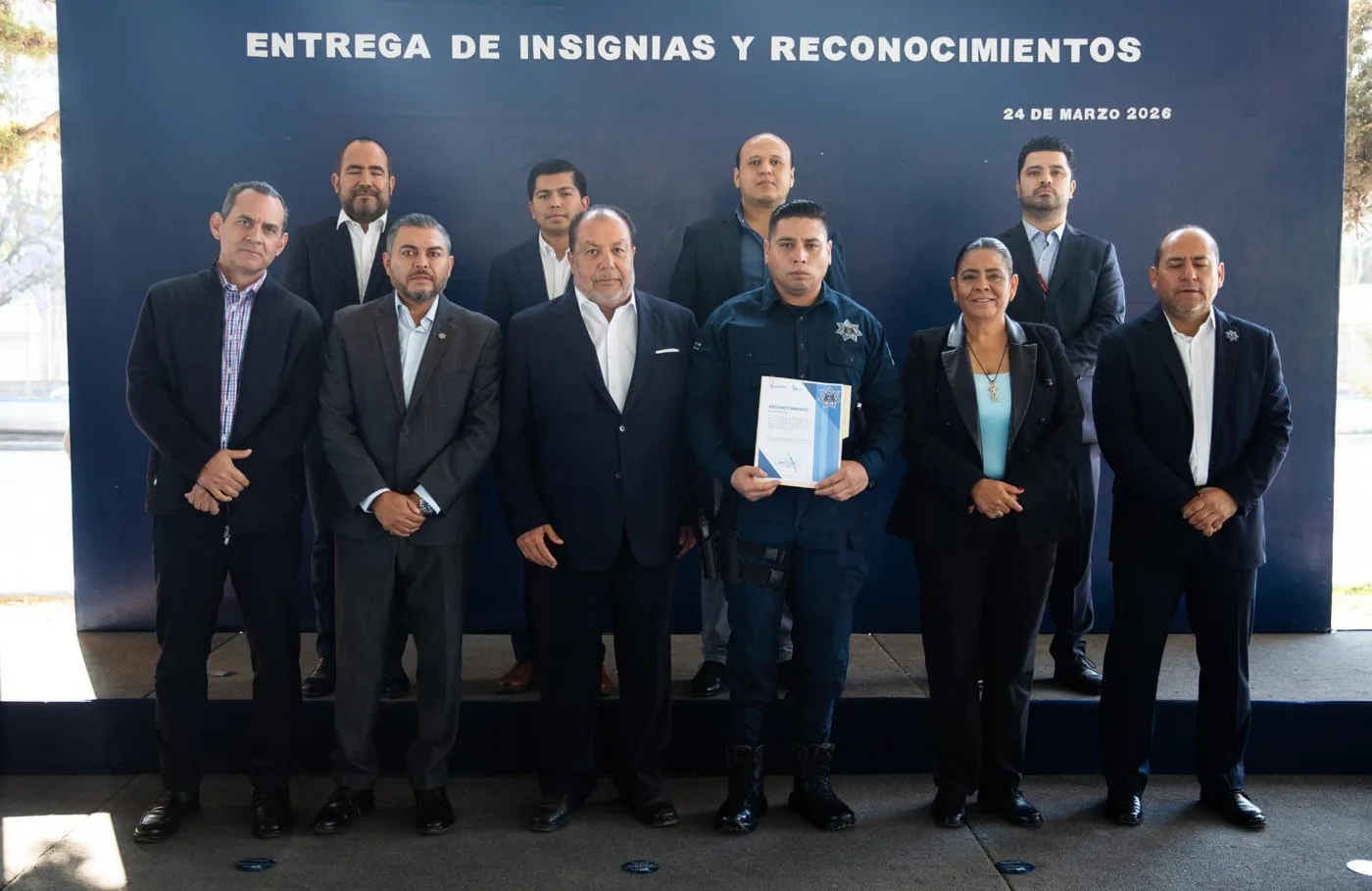 Entregan insignias, reconocimientos y equipo al personal de la Secretaría de Seguridad Pública Municipal