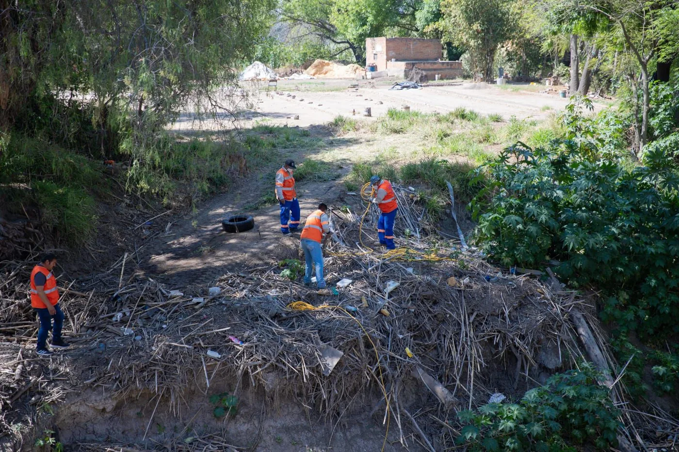Piden a Sanjunenses no tirar basura en calles y así evitar taponamientos de drenaje y en la infraestructura pluvial.