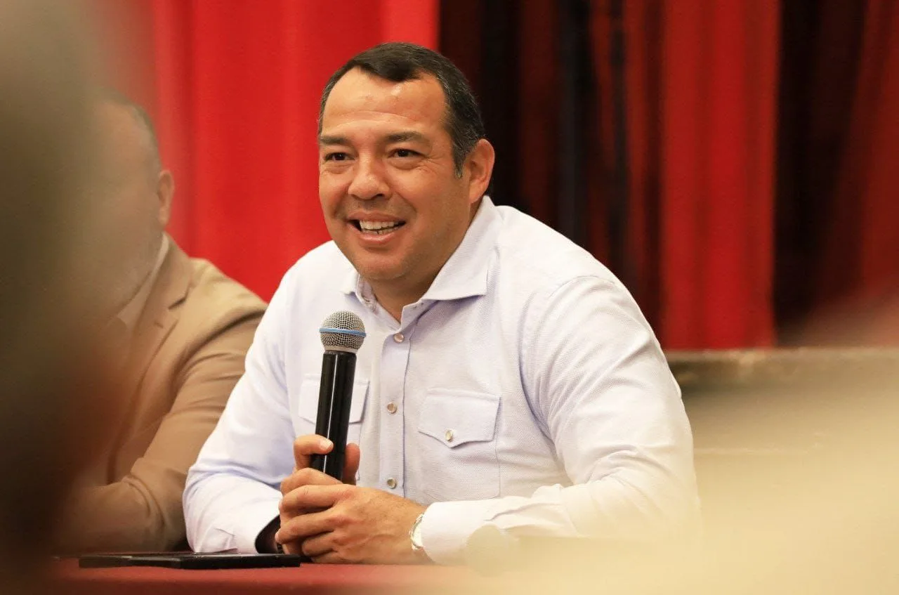 Asiste Roberto Cabrera a la reunión de Cronistas Municipales del Estado de Querétaro.