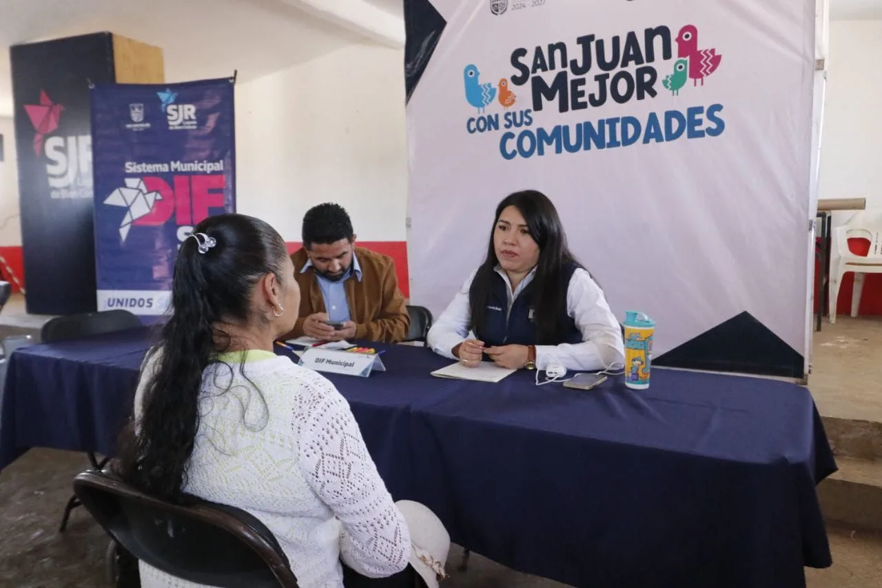 Programa “Miércoles en Puerta de Alegrías” ofrece 170 atenciones en mesas de trabajo.