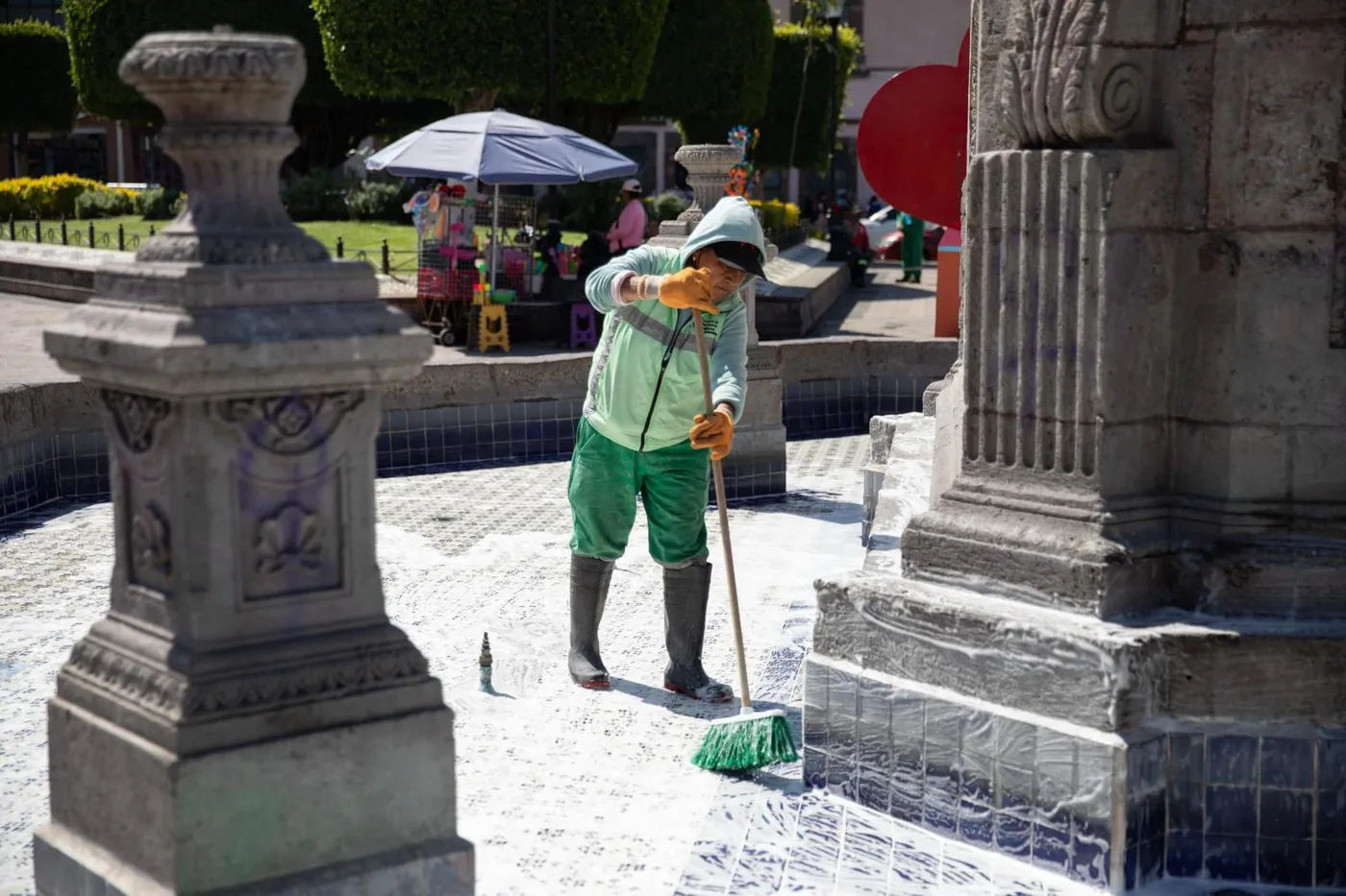 Roberto Cabrera supervisa rehabilitación de la Tota Carbajal y mejora de la imagen del Jardín Fundadores y Parque Las Garzas
