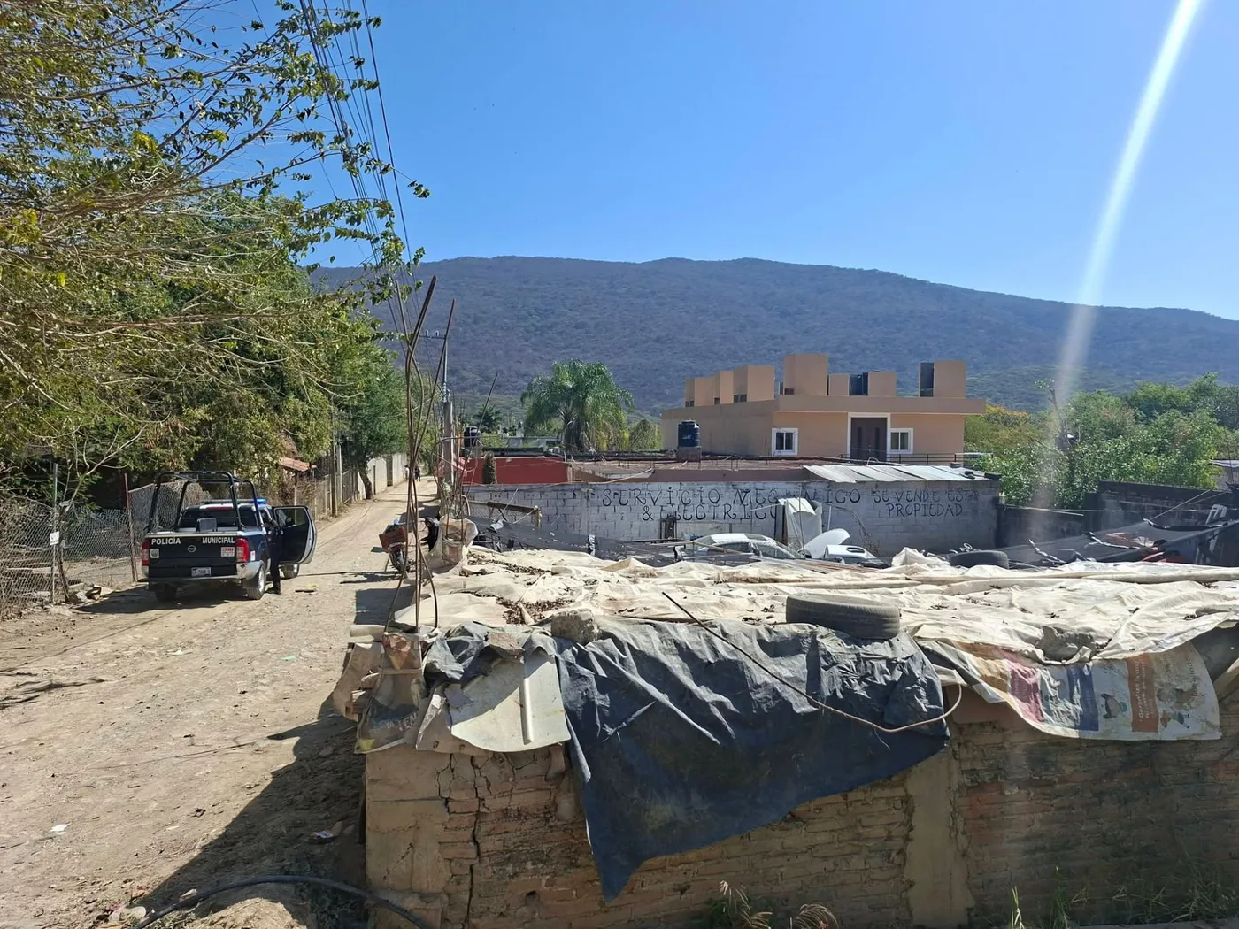Balacera en Jalpan; al menos un muerto. Alarma entre población civil, por poncha llantas, en carretera SJR-Xilitla
