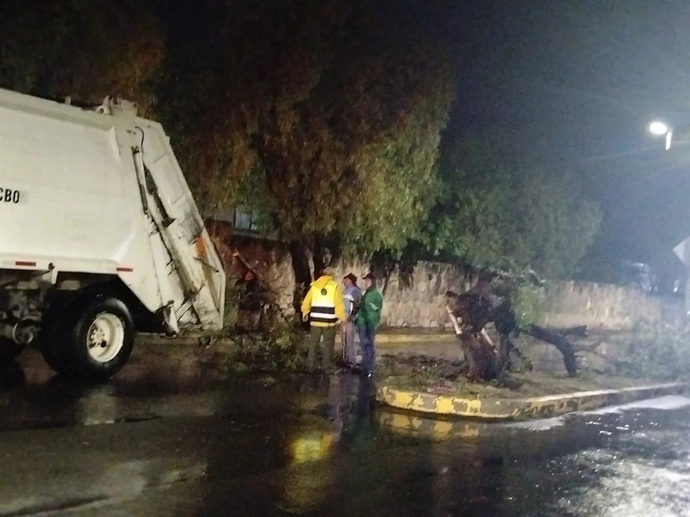 Gobierno Municipal de San Juan del Río atiende reportes derivados de la lluvia de este martes
