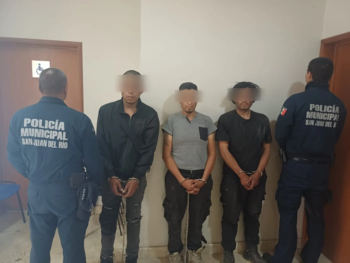 Policías Sanjunenses detienen a tres personas por delitos contra la salud y portación de armas prohibida.