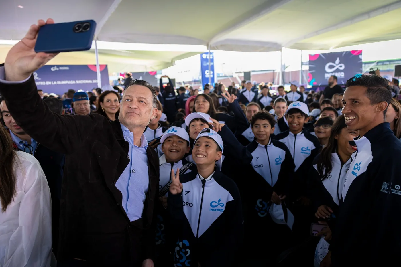 Abandera Gobernador Kuri a delegación queretana rumbo a la Olimpiada Nacional CONADE 2026