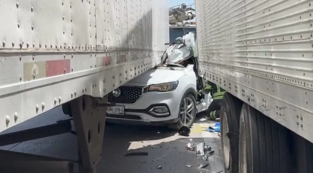 Persona pierde la vida en la Mex-Qro; tras fuerte accidente.
