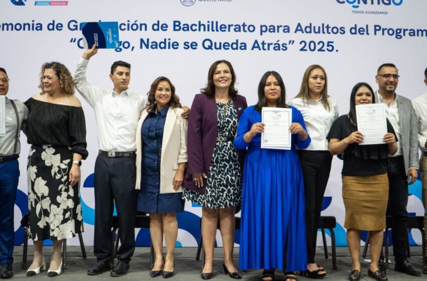  Obtienen 130 sanjuanenses su certificado de bachillerato con el programa “Contigo, Nadie se Queda Atrás”.