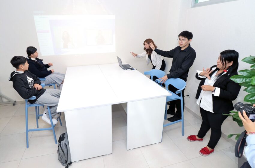  Estudiantes de la UTSJR desarrollan proyecto para facilitar comunicación con la comunidad sorda
