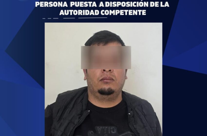 Vecinos de la Colonia La Deportiva detuvieron a sujeto que robó cosas de un vehículo.