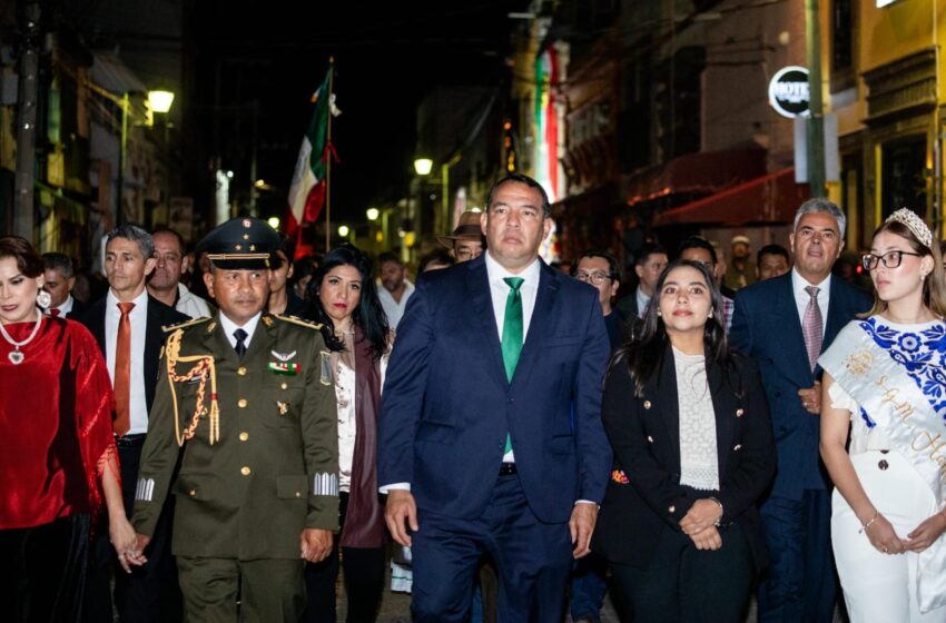 Roberto Cabrera encabezó Grito de Independencia; ante más de 6 mil Sanjunenses.