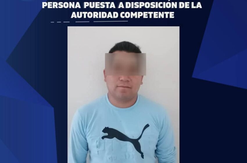 Andaba con un rifle en el Nuevo Espíritu Santo; por lo que fue detenido por la policía.