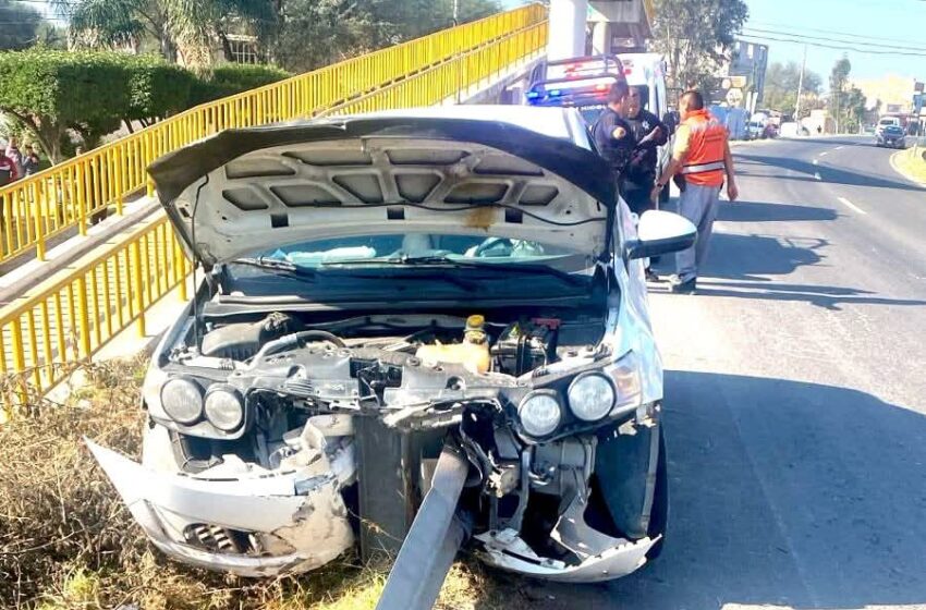 Aparatoso accidente en la carretera San Juan del Río – Tequisquiapan.