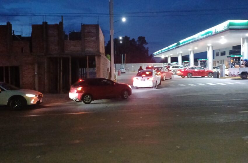 Gasolineros de Querétaro piden a la ciudadanía; no realizar compras de pánico.