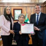 Entregan reconocimiento público a Grupo Reto, en San Juan del Río.